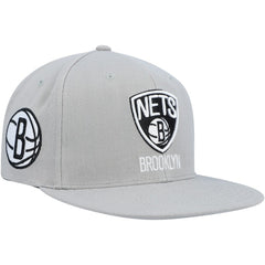 Mitchell & Ness - Brooklyn Nets Side Core 2.0 Snapback Hat - Gray