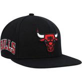 Mitchell & Ness - Chicago Bulls Side Core 2.0 Snapback Hat - Black