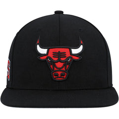 Mitchell & Ness - Chicago Bulls Side Core 2.0 Snapback Hat - Black