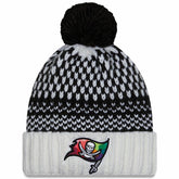 Tampa Bay Buccaneers New Era Women's 2023 NFL Crucial Catch Cuffed Pom Knit Hat Black/White - NFL