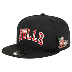 New Era - Chicago Bulls Post-Up Pin Mesh 9FIFTY Snapback Hat - Black