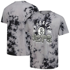 NBA - Brooklyn Nets Stadium Essentials Unisex Street Art Dark Crystal Washed T-Shirt - Charcoal