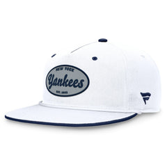 New York Yankees Fanatics Cooperstown Collection Iron Golfer Snapback Hat Lifestyle