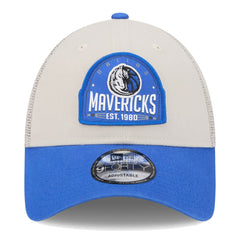 New Era - Dallas Mavericks Throwback Patch Trucker 9FORTY Adjustable Hat - Khaki/Blue