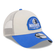 New Era - Dallas Mavericks Throwback Patch Trucker 9FORTY Adjustable Hat - Khaki/Blue