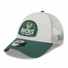 New Era - Milwaukee Bucks Throwback Patch Trucker 9FORTY Adjustable Hat - Khaki/Hunter Green