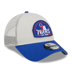 New Era - Philadelphia 76ers Throwback Patch Trucker 9FORTY Adjustable Hat - Khaki/Royal