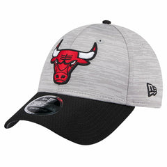 New Era - Chicago Bulls Active Digi-Tech Two-Tone 9FORTY Adjustable Hat - Heather Gray/Black