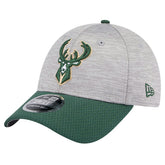 New Era - Milwaukee Bucks Active Digi-Tech Two-Tone 9FORTY Adjustable Hat - Heather Gray/Hunter Green
