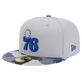 New Era - Philadelphia 76ers Active Color Camo Visor 59FIFTY Fitted Hat - Gray