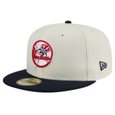 New York Yankees New Era Top Hat Chrome 59FIFTY Fitted Hat Lifestyle