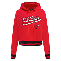 NBA - Chicago Bulls Pro Standard Women's Script Tail Cropped Pullover Hoodie - Red