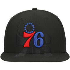 New Era - Philadelphia 76ers Blackout Shadow Logo 59FIFTY Fitted Hat - Black