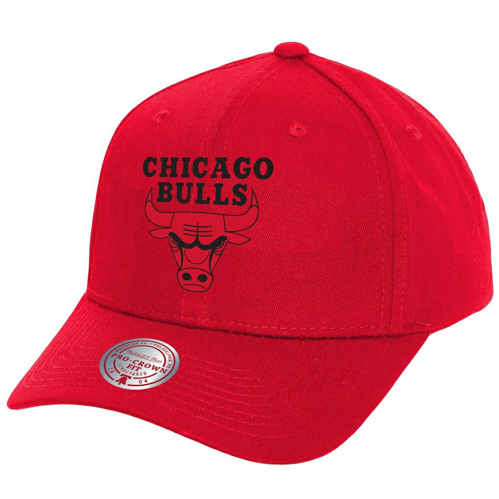 Mitchell & Ness - Chicago Bulls Fire Red Pro Crown Snapback Hat - Red