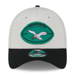 Philadelphia Eagles New Era 2024 Sideline Historic 39THIRTY Flex Hat Stone/Black - NFL