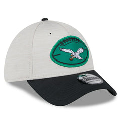Philadelphia Eagles New Era 2024 Sideline Historic 39THIRTY Flex Hat Stone/Black - NFL