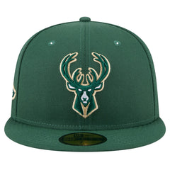 New Era - Milwaukee Bucks Throwback Pennant 59FIFTY Fitted Hat - Hunter Green