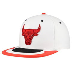 Mitchell & Ness - Chicago Bulls Day 4 Snapback Hat - White