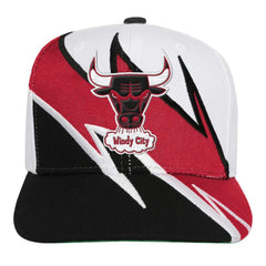 Mitchell & Ness - Chicago Bulls Youth Wave Runner Snapback Hat - White