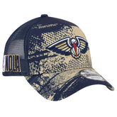 New Era - New Orleans Pelicans Tip Off A-Frame Trucker 9FORTY Adjustable Hat - Navy/Gold