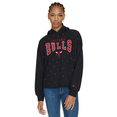 NBA - Chicago Bulls Tommy Jeans Women's Stella Cropped Pullover Hoodie - Black