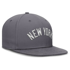New York Yankees Nike Performance True Fitted Hat discount