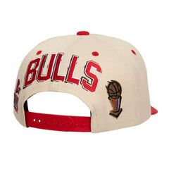 Mitchell & Ness - Chicago Bulls 6x NBA Champions Soul Legacy Defined Snapback Hat - Cream/Red