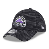 Colorado Rockies New Era 2025 MLB Clubhouse 39THIRTY Flex Hat Lifestyle