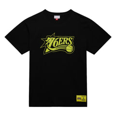 Mitchell & Ness - Philadelphia 76ers Hardwood Classics Neon Nights Premium T-Shirt - Black
