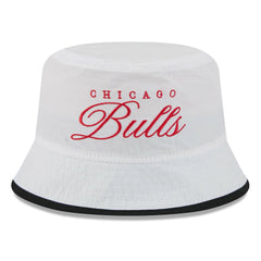 New Era - Chicago Bulls 2025 NBA Draft Nylon Bucket Hat - White/Black