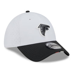 Atlanta Falcons New Era 2025 NFL Training Camp 39THIRTY Flex Hat White/Black - NFL