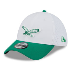 Philadelphia Eagles New Era 2025 NFL Training Camp Throwback Logo 39THIRTY Flex Hat White/Kelly Green - NFL