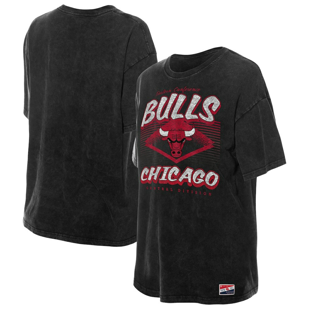 New Era - Chicago Bulls Women's Throwback Mineral Wash Oversized T-Shirt - Black