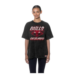 New Era - Chicago Bulls Women's Throwback Mineral Wash Oversized T-Shirt - Black