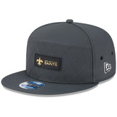 New Orleans Saints New Era 2025 Sideline Cold Weather Split Panel 9FIFTY Snapback Hat Charcoal - NFL