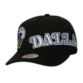 Mitchell & Ness - Dallas Mavericks Busted Logo Wordmark Wrap Around Pro Pinch Adjustable Hat - Black