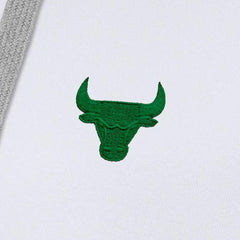 NBA - Chicago Bulls Antigua Women's St. Patrick's Day Victory Pullover Hoodie - White