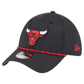 New Era - Chicago Bulls Featherweight Poly Rope Flex 39Thirty Hat - Black