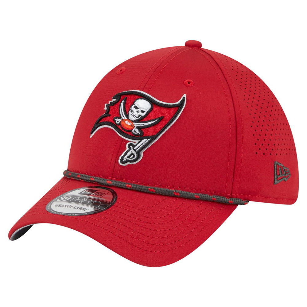 Tampa Bay Buccaneers New Era Perforated 39THIRTY Flex Hat Red - NFL