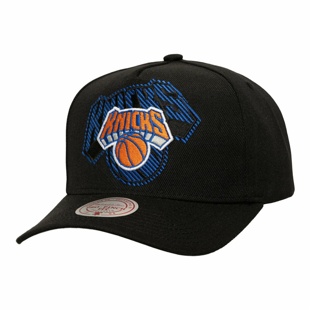 Mitchell & Ness - New York Knicks Tilted Pro Pinch Adjustable Hat - Black