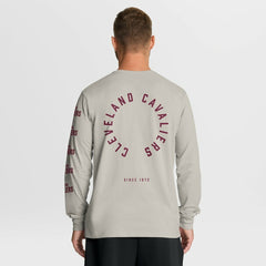 Fanatics - Cleveland Cavaliers Crossover Collection Ball Screen Action Premium Long Sleeve T-Shirt - Cream