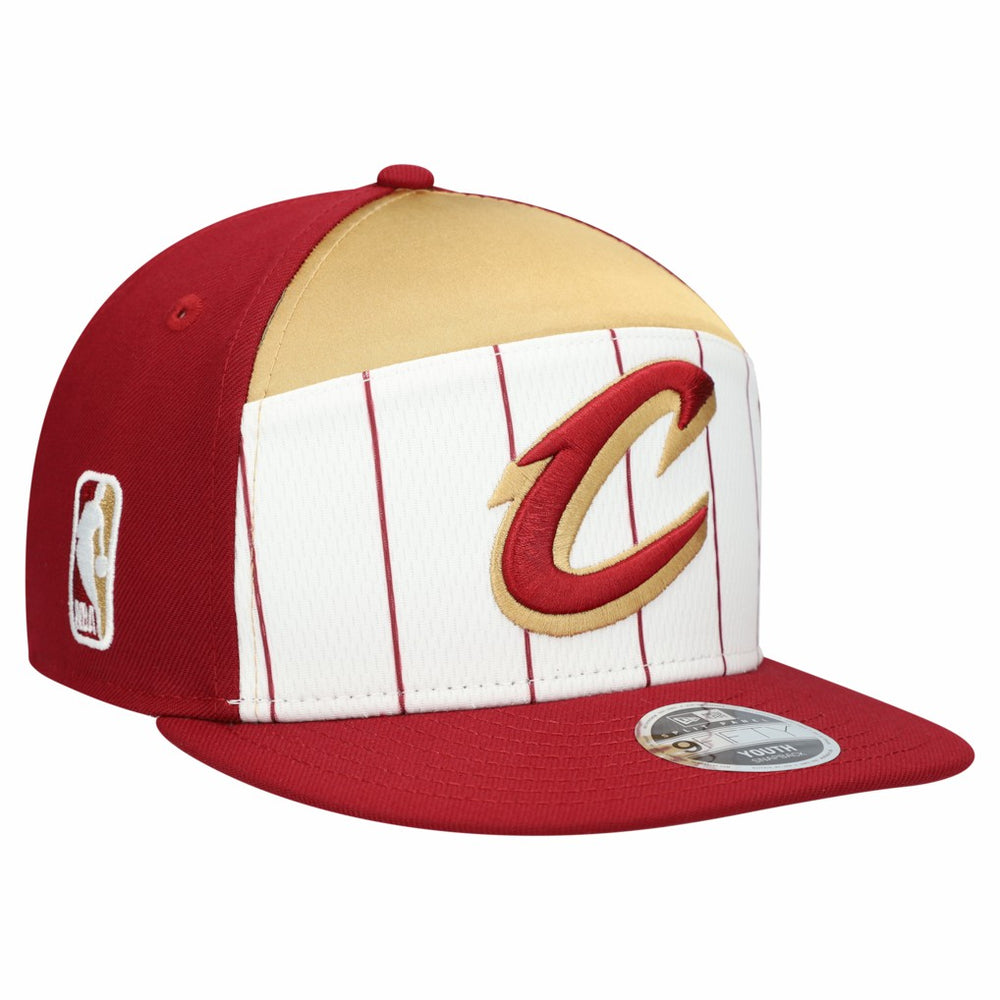 New Era - Cleveland Cavaliers Youth 2025 NBA Tip Off Split Panel 9FIFTY Snapback Hat - White/Wine