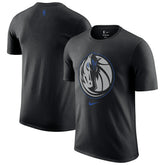 Nike - Dallas Mavericks 2025/26 City Edition Remix Essential Logo T-Shirt - Black