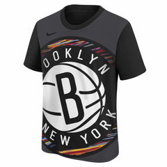 Nike - Brooklyn Nets Youth 2025/26 City Edition Max90 T-Shirt - Black