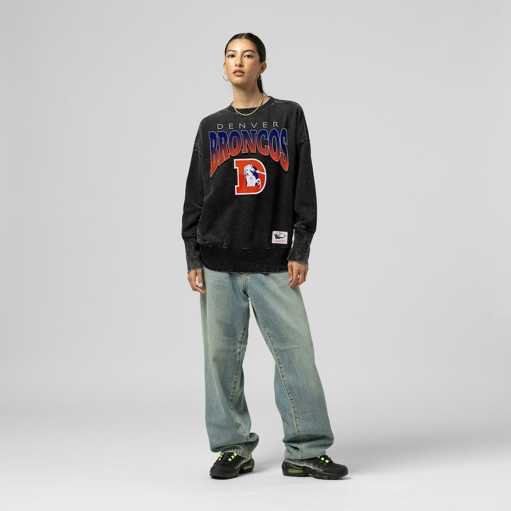 Denver Broncos Women's Delineate Mineral Wash Crewneck Sweatshirt Black - Mitchell & Ness