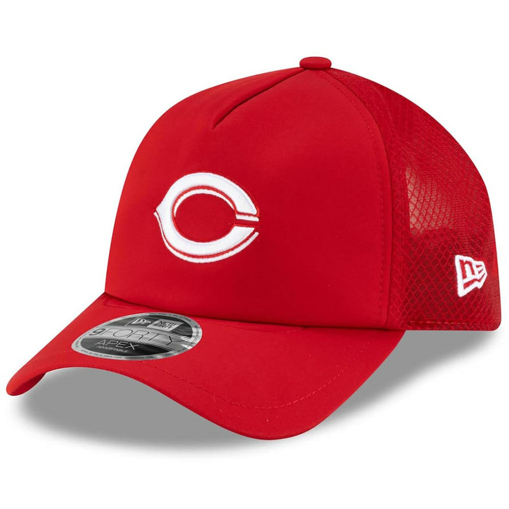Cincinnati Reds New Era 2026 Batting Practice Apex 9FORTY Adjustable Trucker Hat Lifestyle