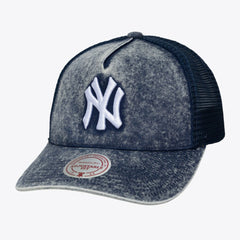 New York Yankees Mitchell & Ness Unisex Gameday Adjustable Trucker Hat Lifestyle