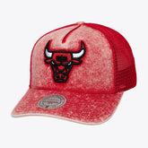 Mitchell & Ness - Chicago Bulls Gameday Snow Wash Adjustable Trucker Hat - Red
