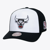 Mitchell & Ness - Chicago Bulls Hardwood Classics Legendary Away Pro-Pinch Adjustable Hat - White