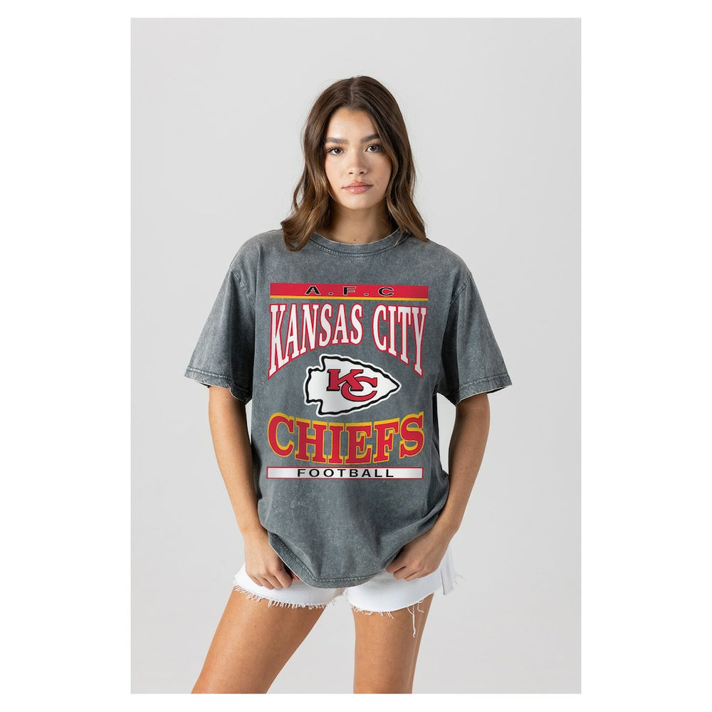 Kansas City Chiefs Gameday Couture Women's Oversized Classic Grind Washed T-Shirt Gray - NFL